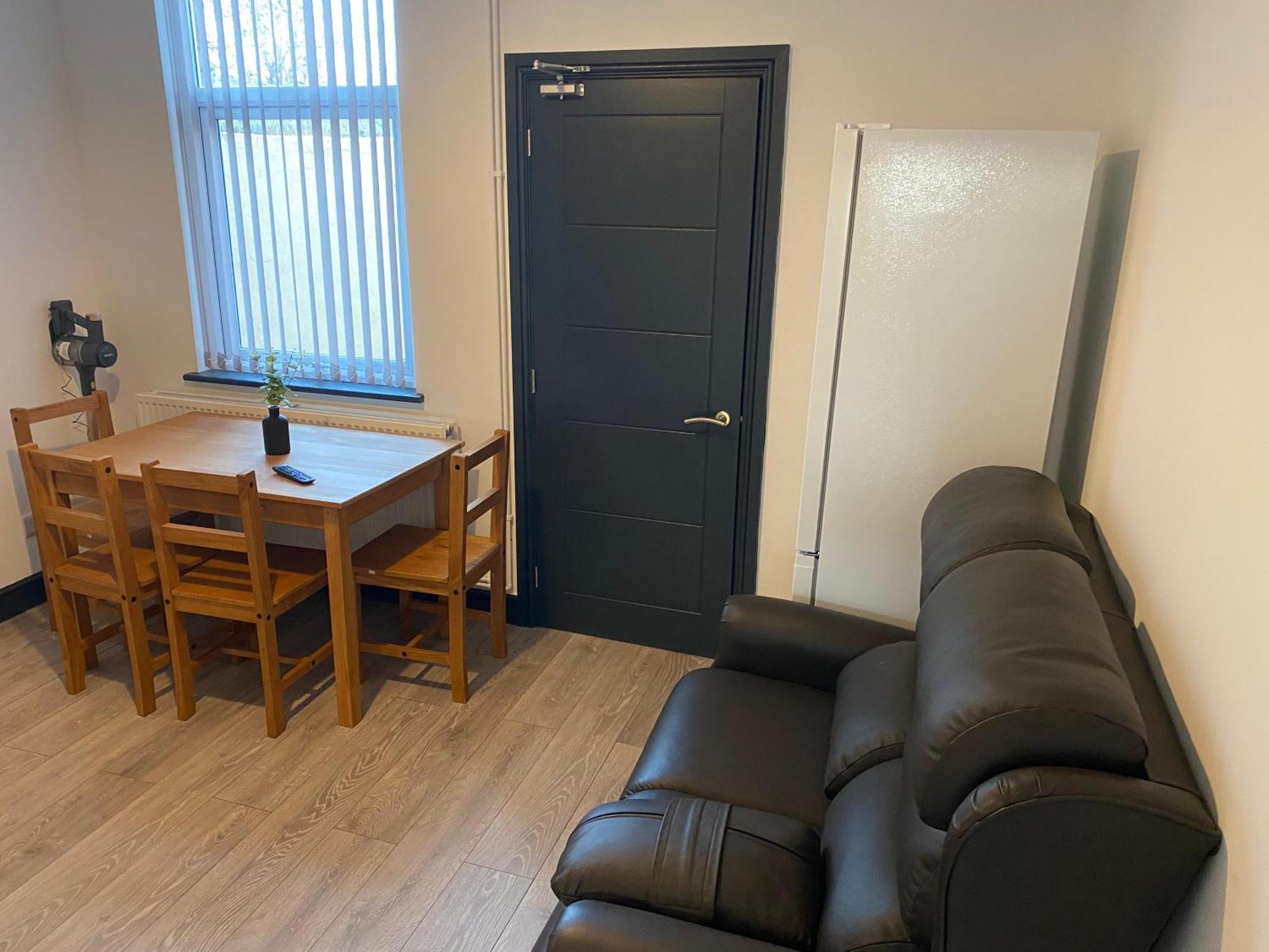Houghton Guest House 2 Stoke-on-Trent Екстериор снимка