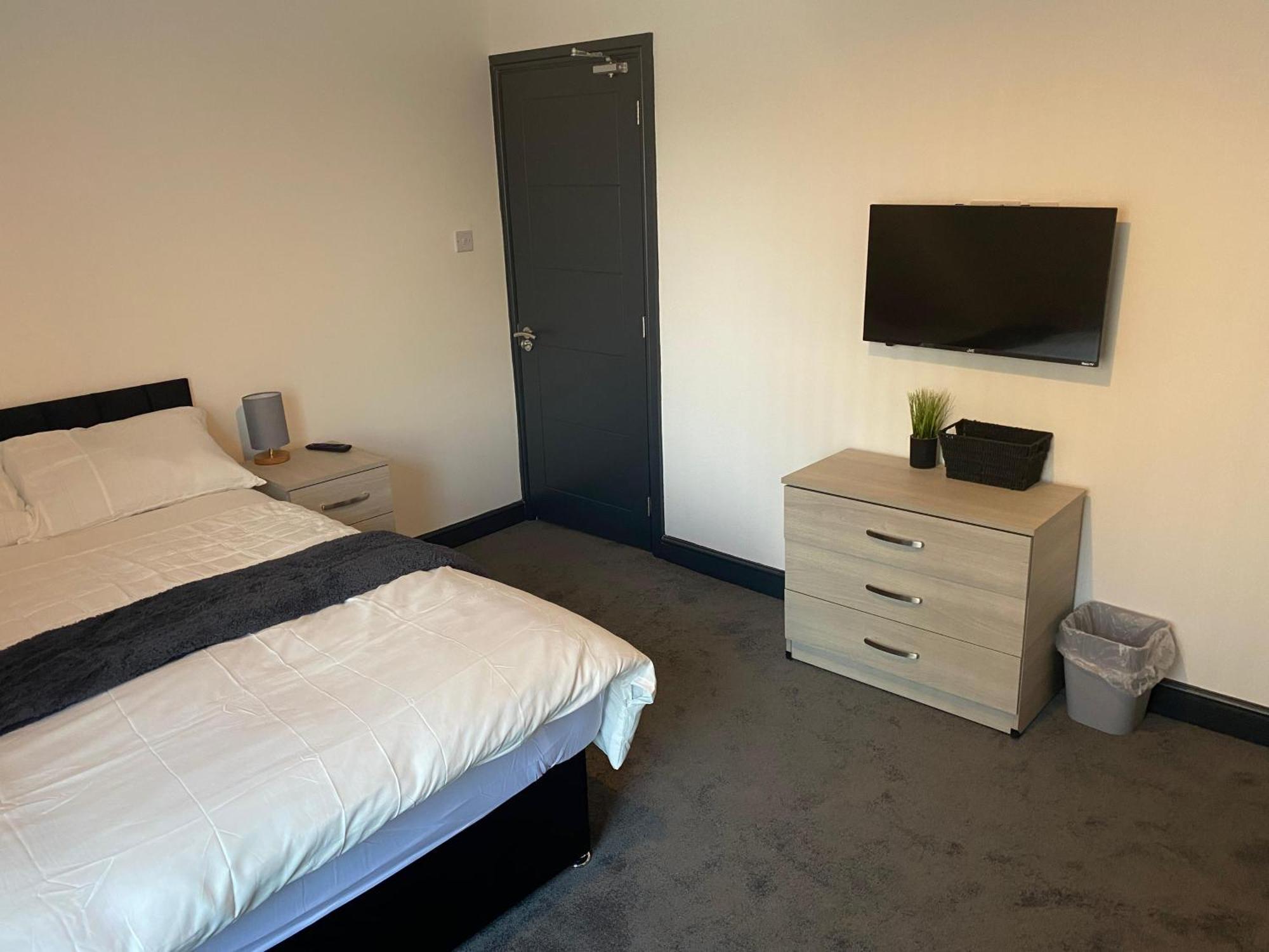Houghton Guest House 2 Stoke-on-Trent Екстериор снимка