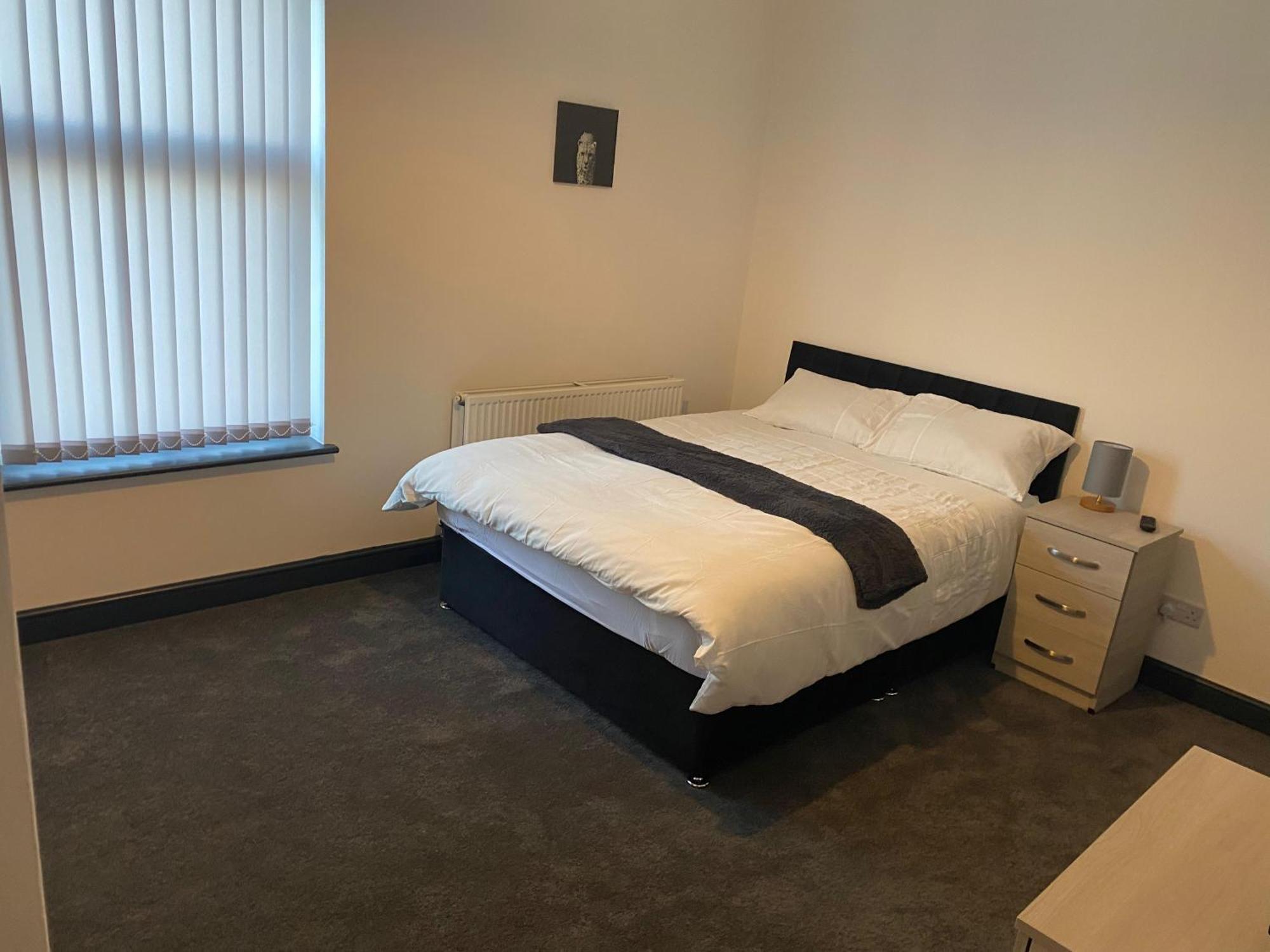 Houghton Guest House 2 Stoke-on-Trent Екстериор снимка