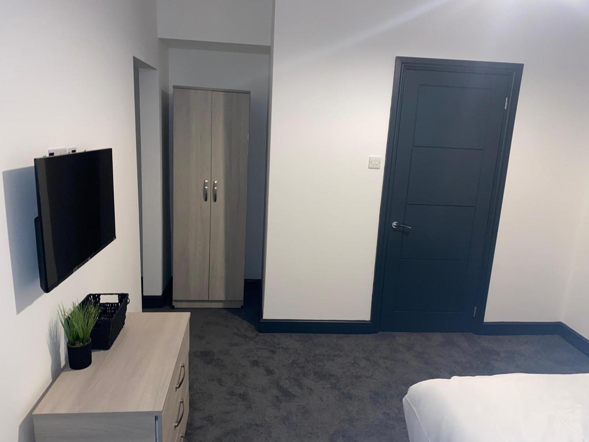 Houghton Guest House 2 Stoke-on-Trent Екстериор снимка
