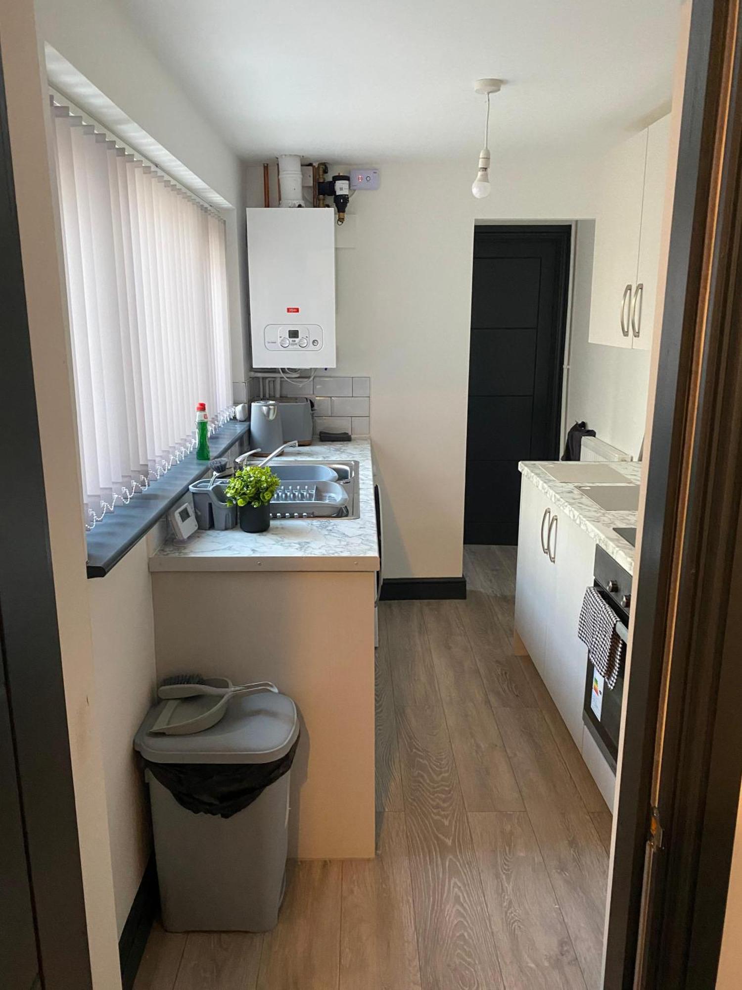 Houghton Guest House 2 Stoke-on-Trent Екстериор снимка