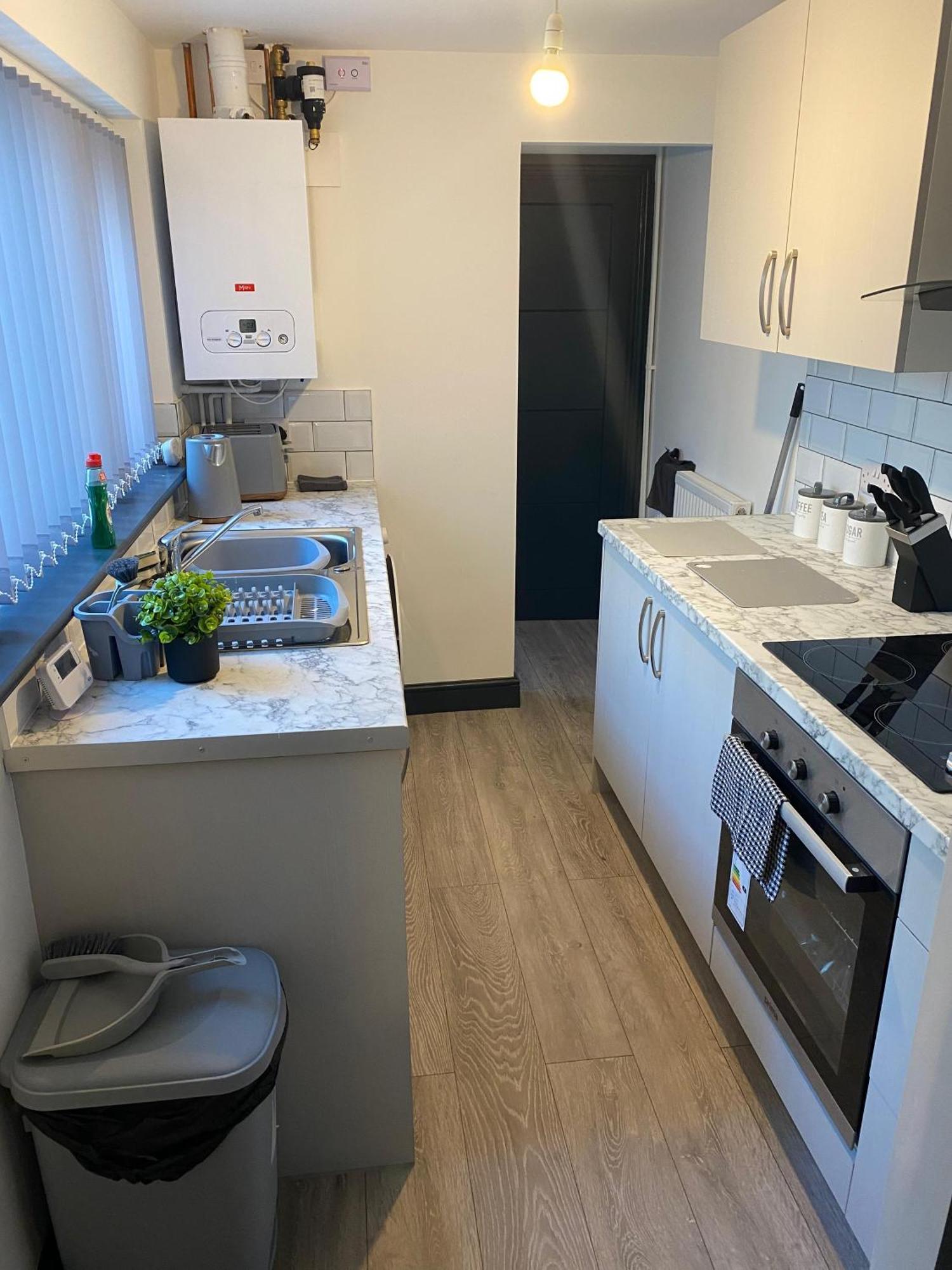 Houghton Guest House 2 Stoke-on-Trent Екстериор снимка