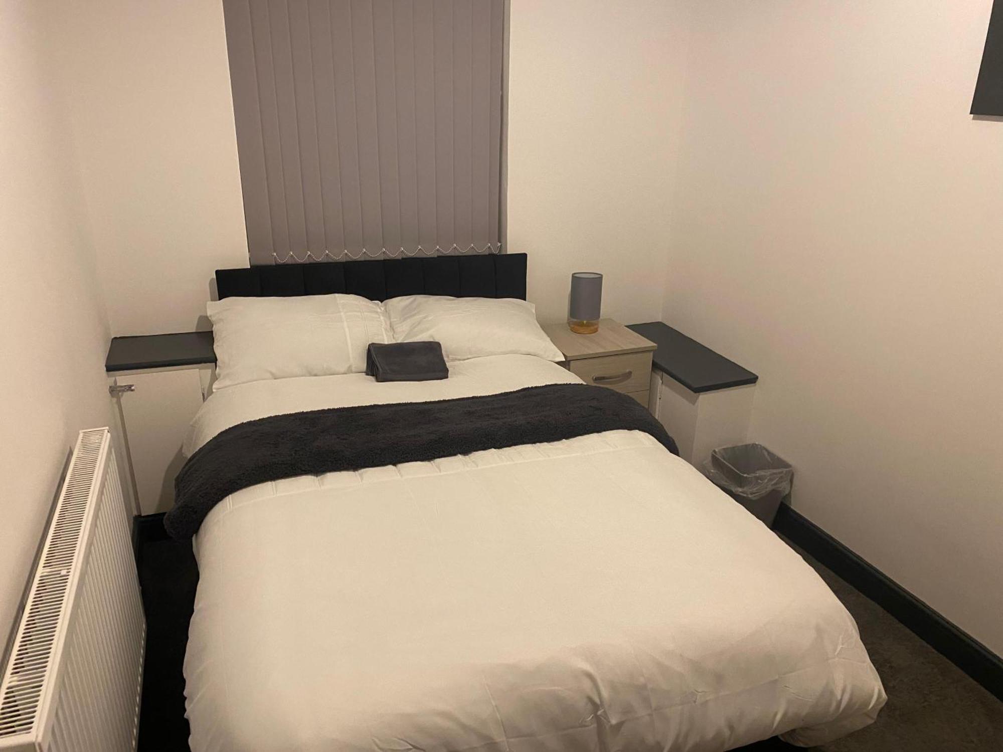 Houghton Guest House 2 Stoke-on-Trent Екстериор снимка